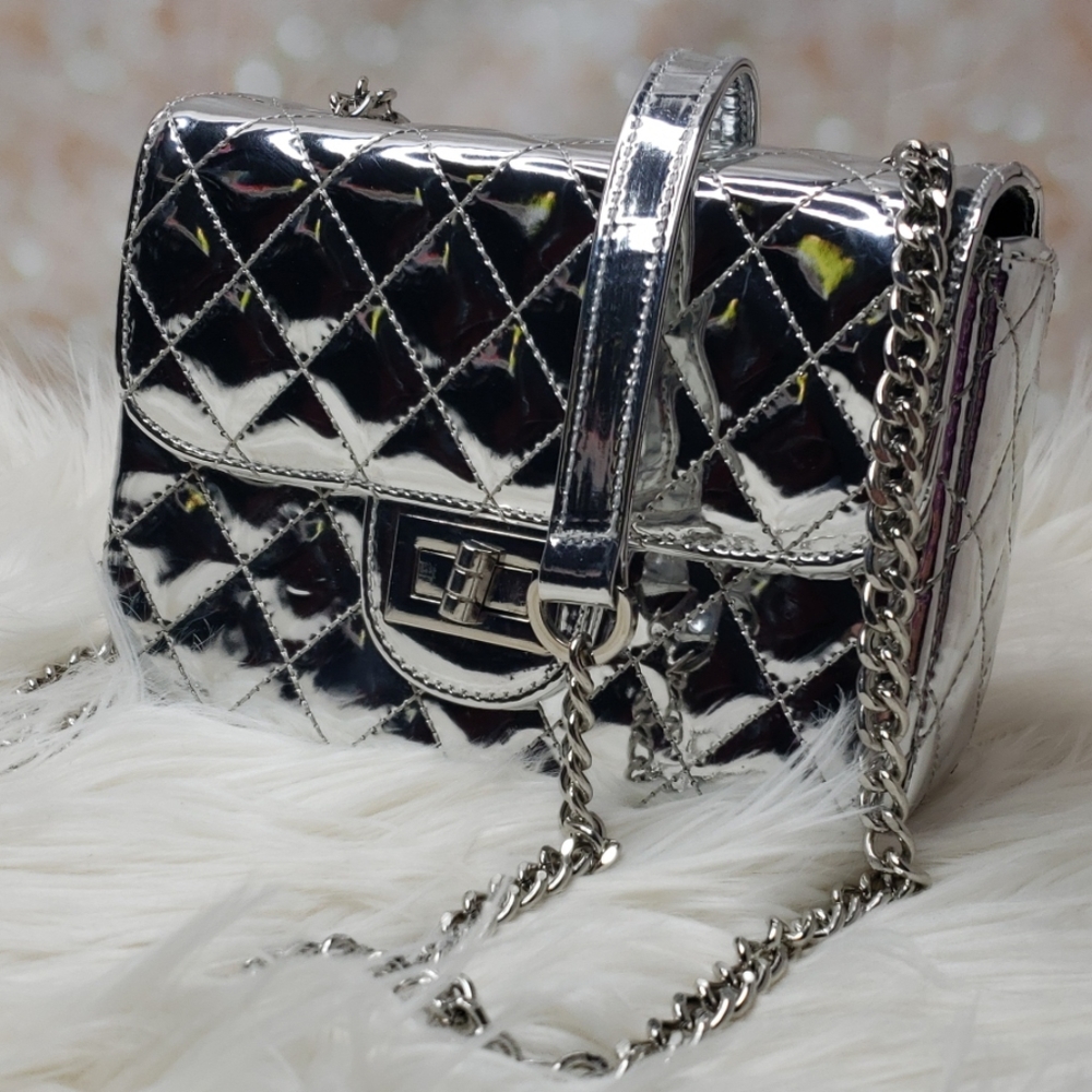 Becool Quilted mini metallic silver crossb…
